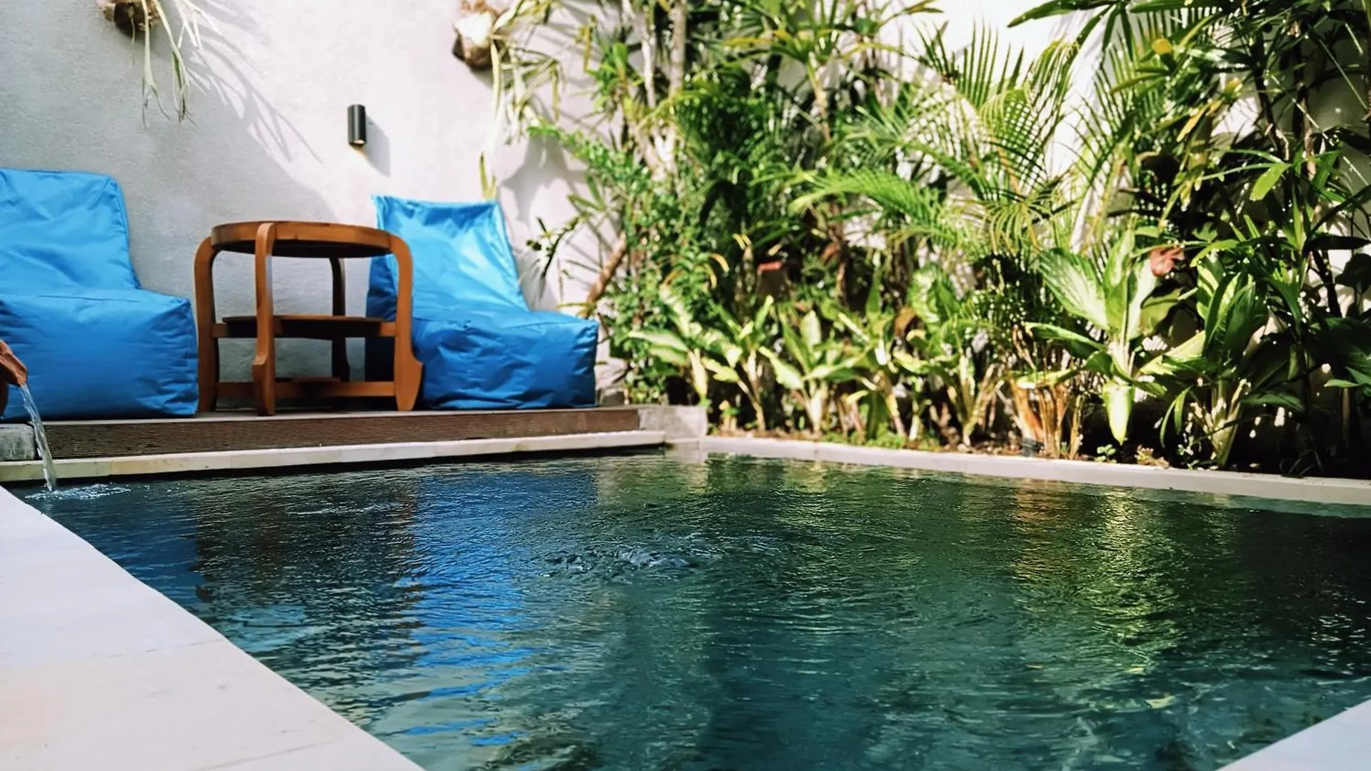 בית הארחה מלון אובוד Ngesil Private Joglo & Pool
